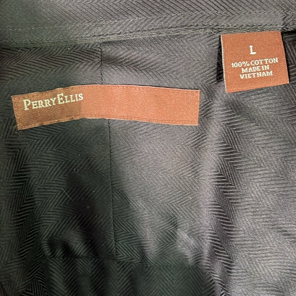 PERRY ELLIS Men's Black Dress Shirt NEW WITH TAGS. Size: Large - Picture 8 of 10